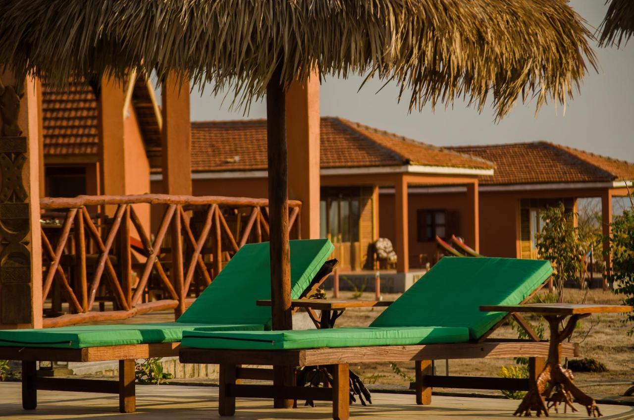 Hotel Eden De La Tsiribihina à Miandrivazo Extérieur photo