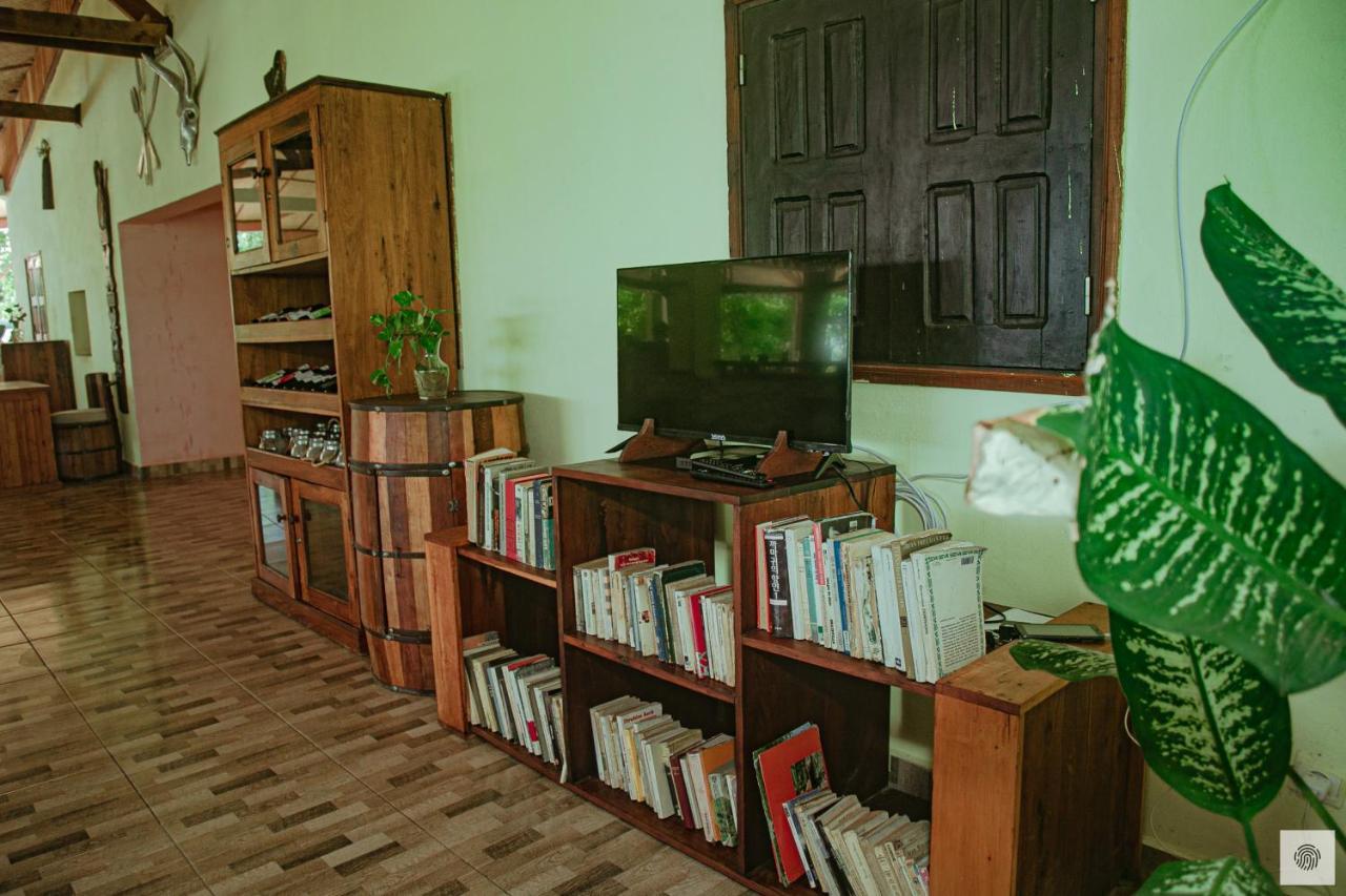 Hotel Eden De La Tsiribihina à Miandrivazo Extérieur photo