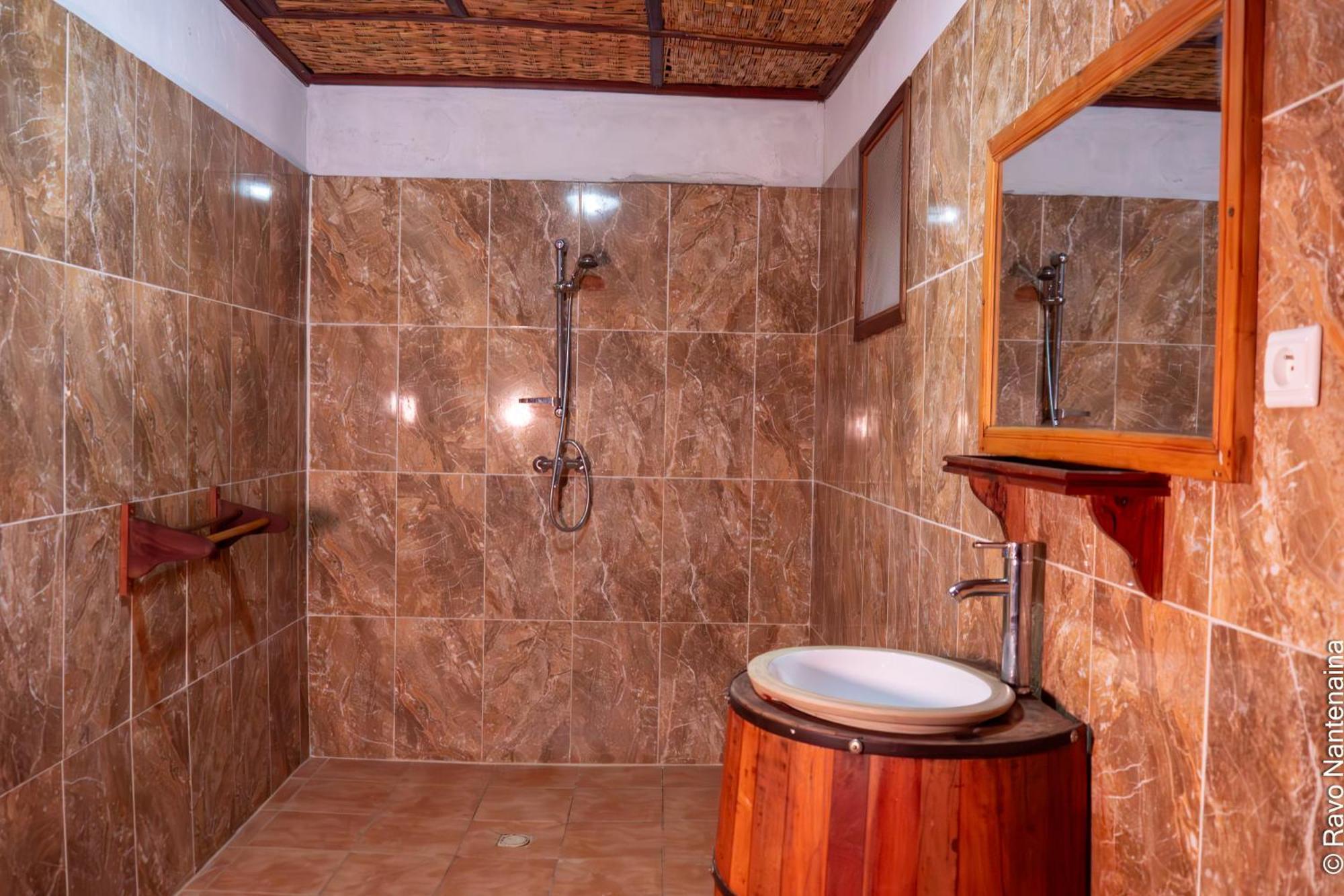 Hotel Eden De La Tsiribihina à Miandrivazo Extérieur photo