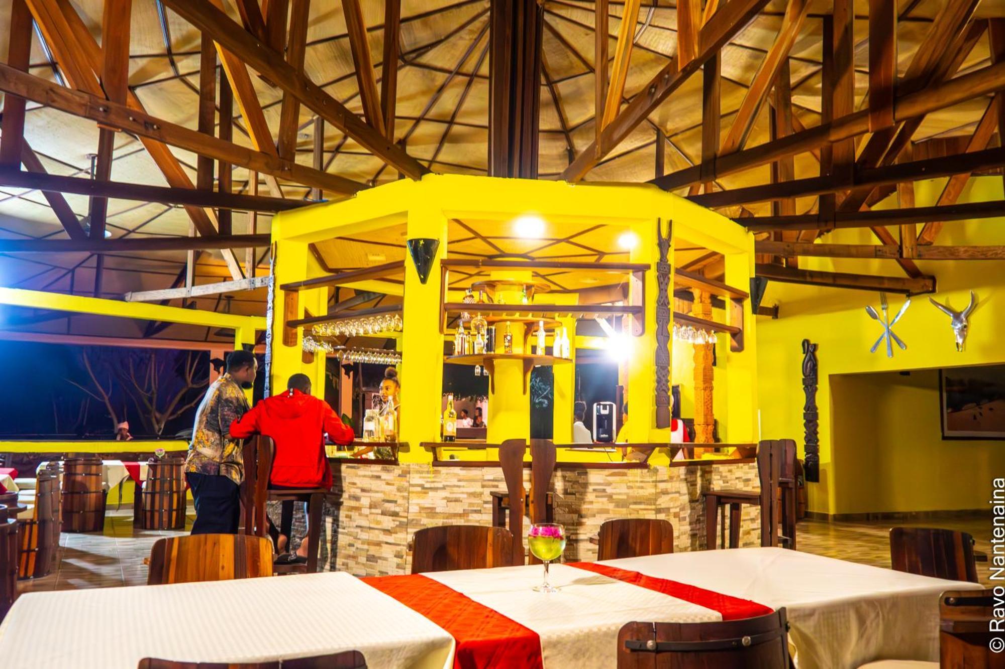 Hotel Eden De La Tsiribihina à Miandrivazo Extérieur photo